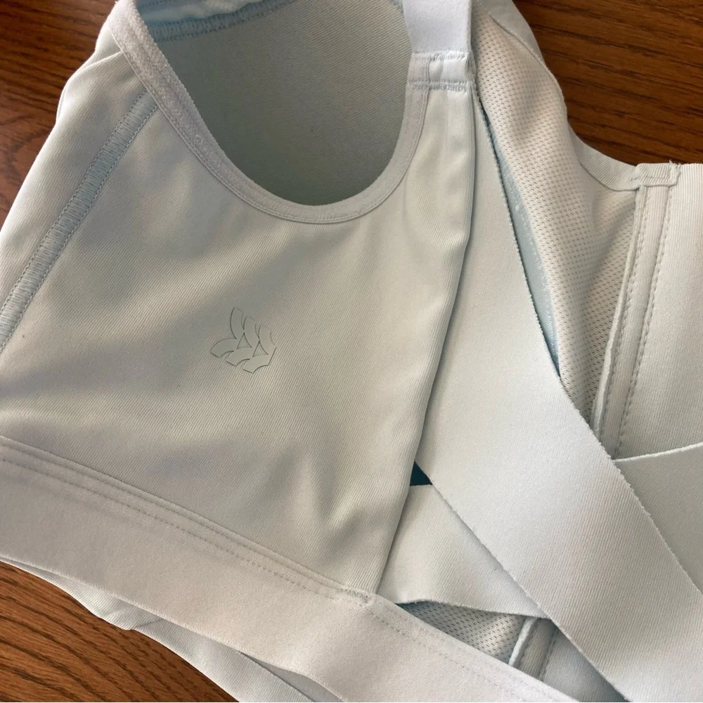 Women’s Sports Bra - High Support Sculpt Zip-front - Picture 3 of 7